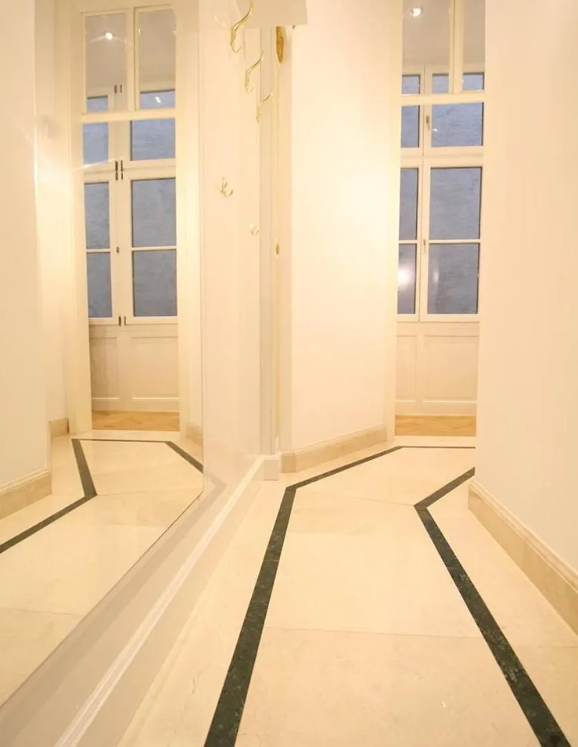 Luxurious Apartment In Vienna City Center Kn