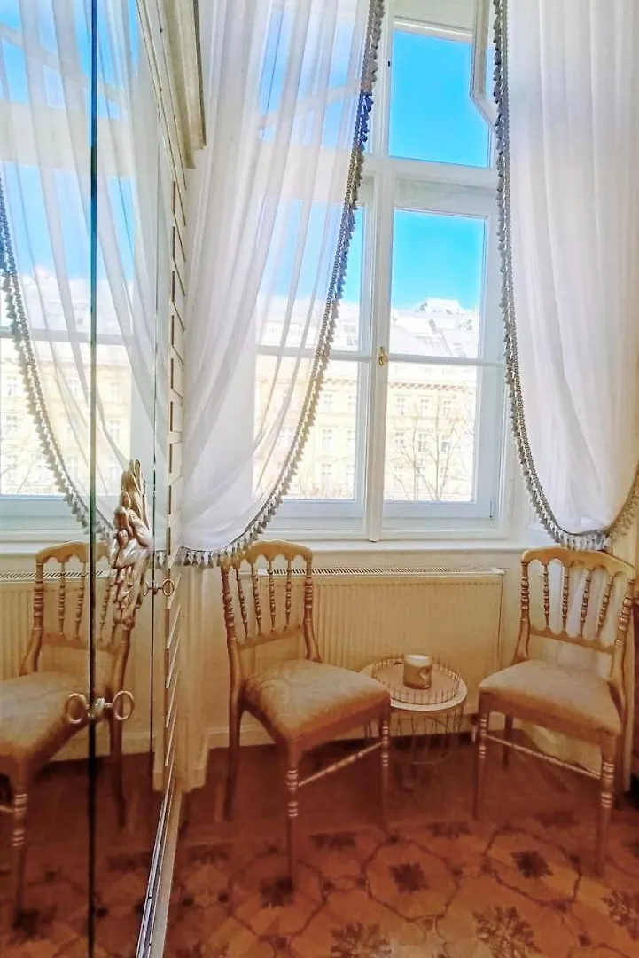 Luxurious Apartment In Vienna City Center Kn