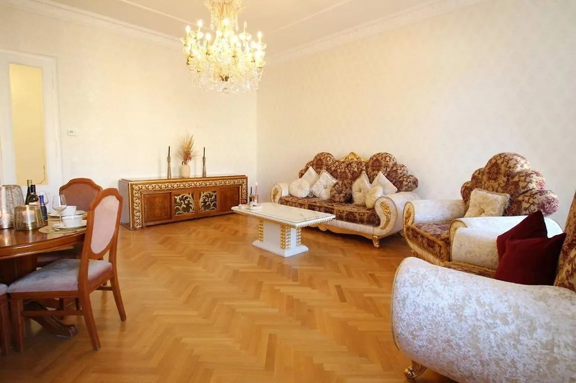 Luxurious Apartment In Vienna City Center Kn