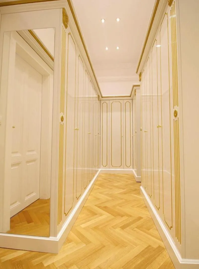 Luxurious Apartment In Vienna City Center Kn Austria