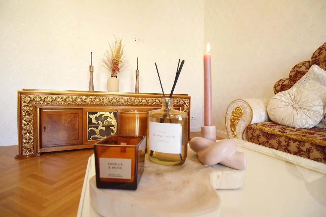 Luxurious Apartment In Vienna City Center Kn contacts
