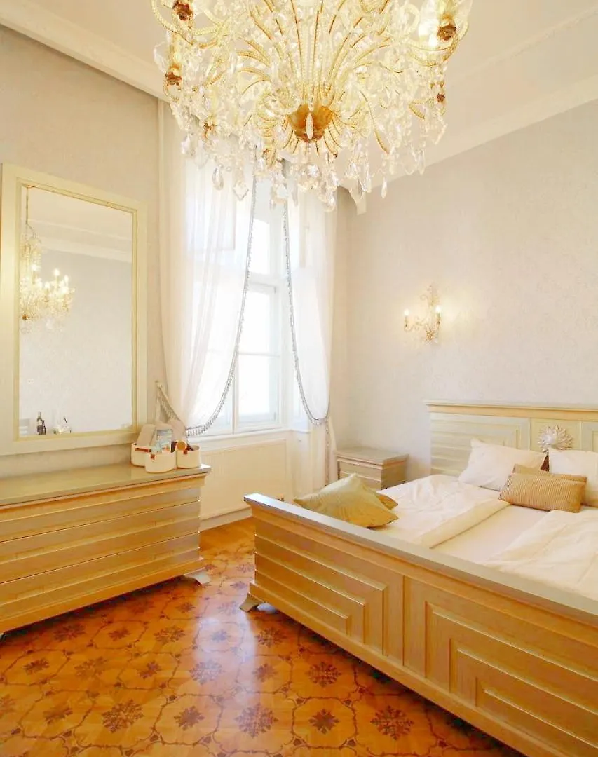 Luxurious Apartment In Vienna City Center Kn