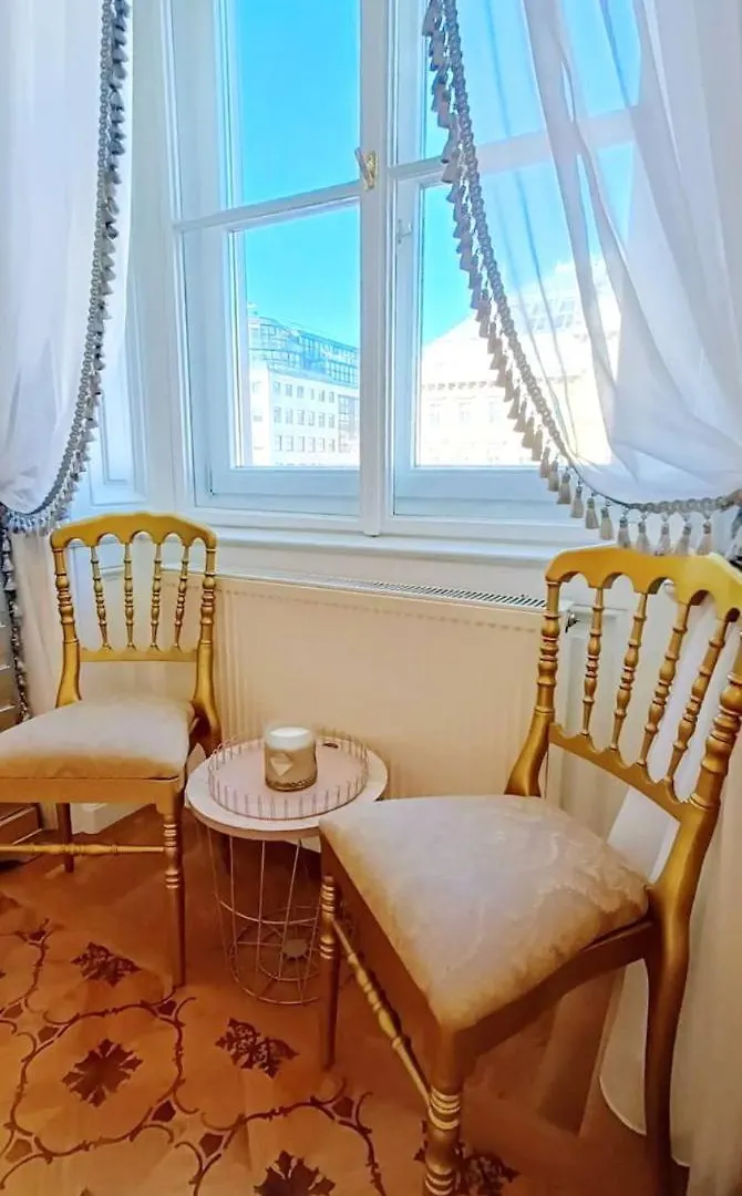 Luxurious Apartment In Vienna City Center Kn Austria
